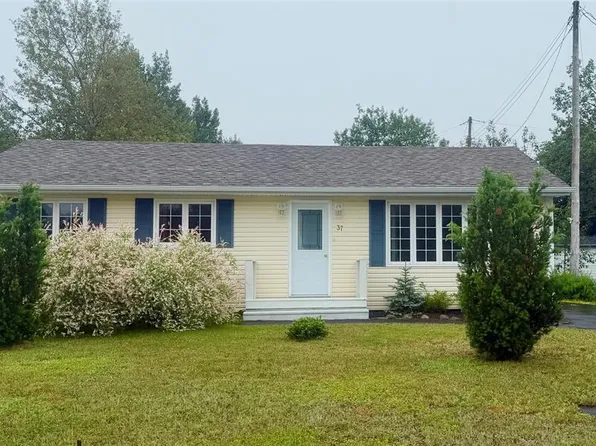 37 Read Street, Gander, NL A1V1E1