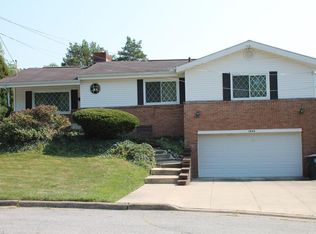 1448 Commonwealth Dr, Akron, OH 44313