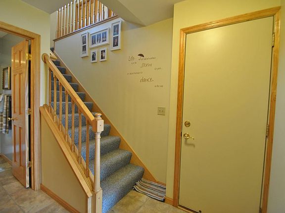 3rd image of 18929 Eastwood Dr