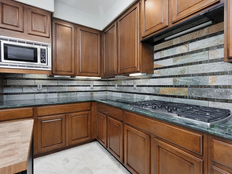 2451 Hollow Rock Ct — Photo 24
