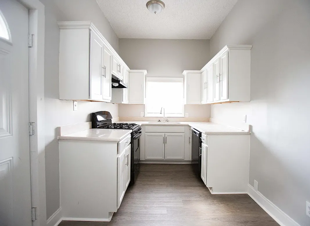 3 bed, 1.5 bath, 1354 sqft, $1,250 — Photo 4