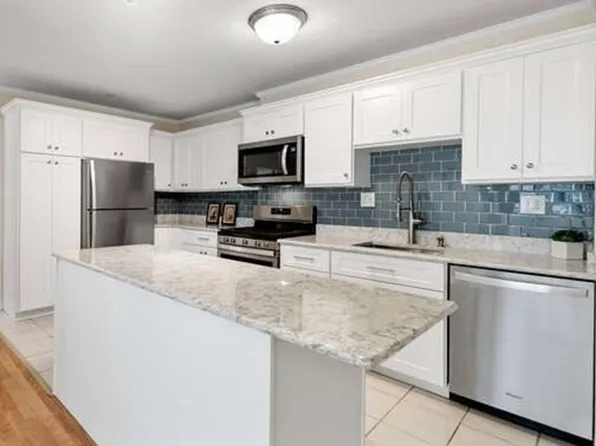 2 Hawthorne Pl APT 6M, Boston, MA 02114