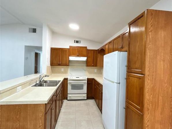 417 SW 25th Ter