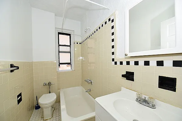 Rented by Keller Williams NYC | media 16