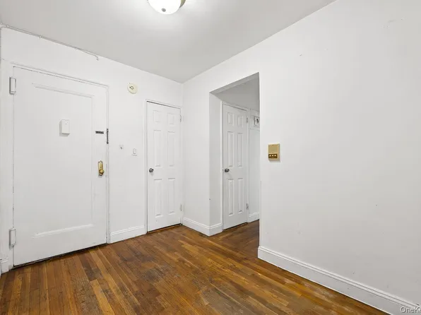 150-20 71st Street #4K, Flushing, NY 11367