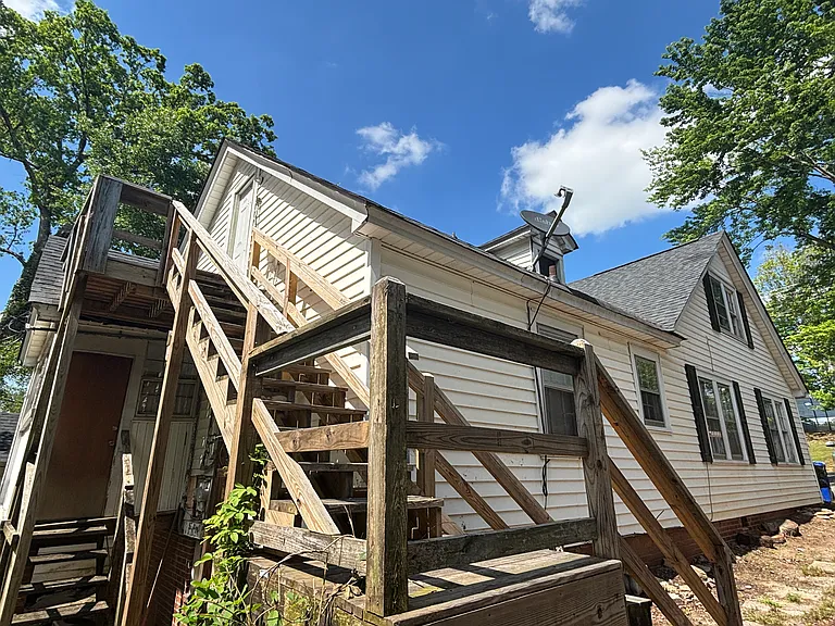 298 N Fairview Ave #B — Photo 3