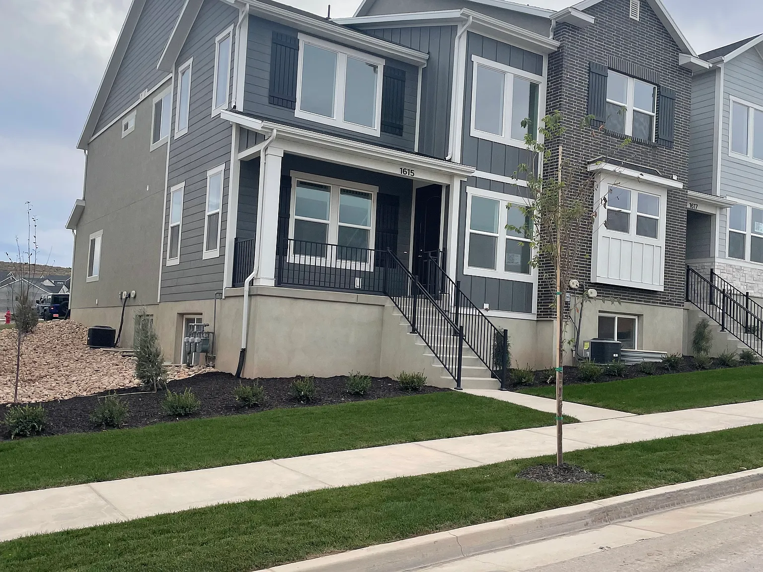 3 bed, 2.5 bath, 1700 sqft, $2,275 — Photo 1