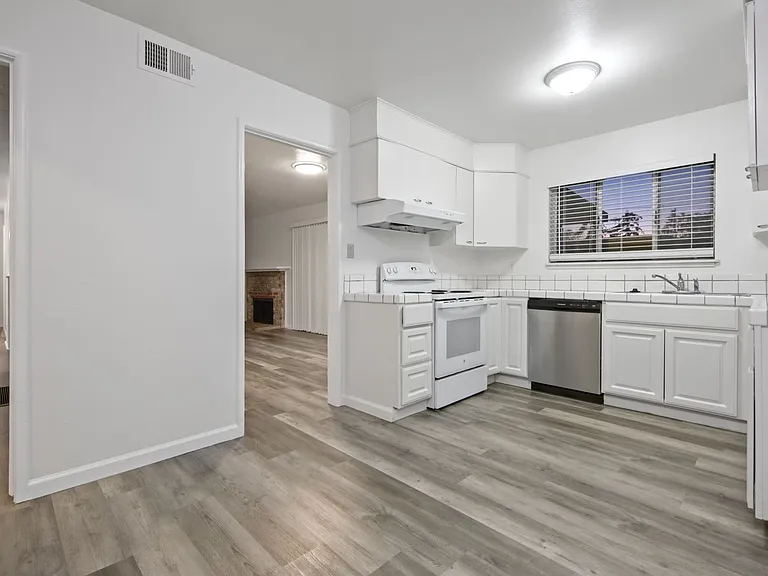7719 Alexandria Pl — Photo 13