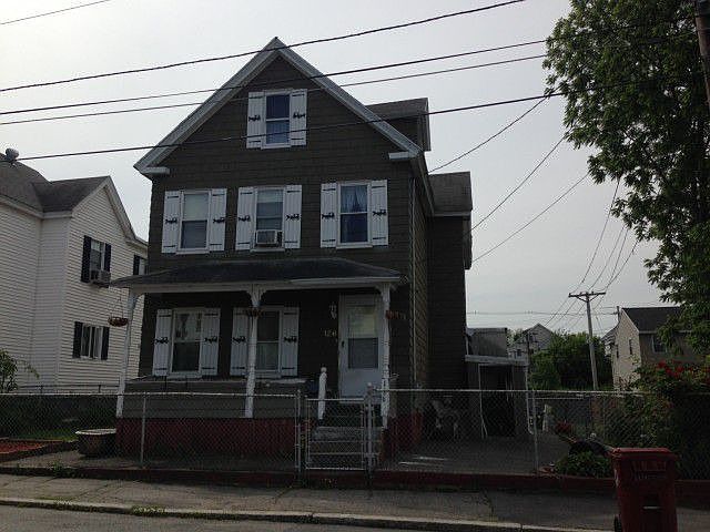 2nd image of 126 London St