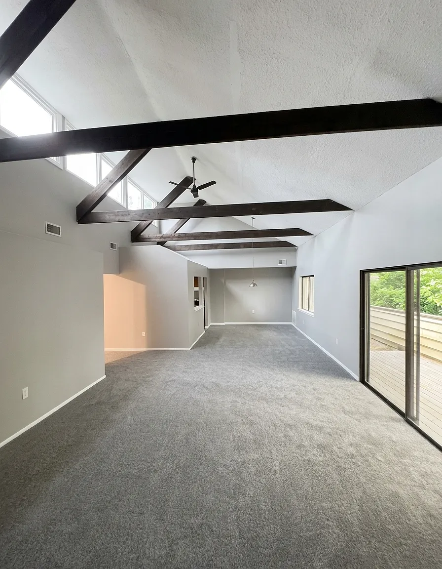 2 bed, 1569 sqft, $2,280 — Photo 3