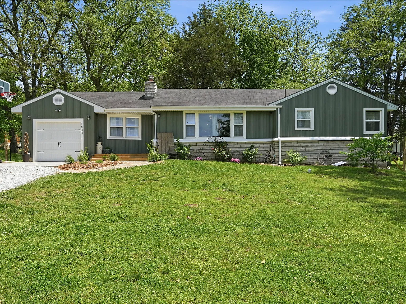 3 bed, 1500 sqft, $2,150 — Photo 3