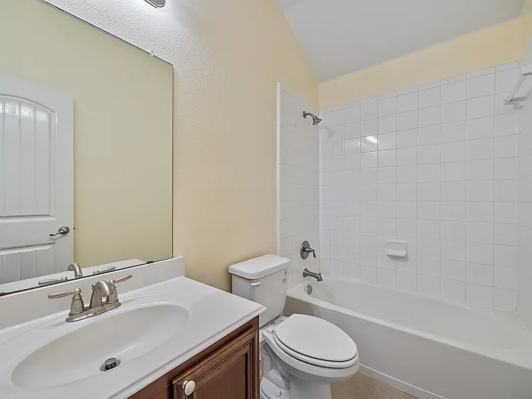 2508 Pioneer Bluffs Rd — Photo 20