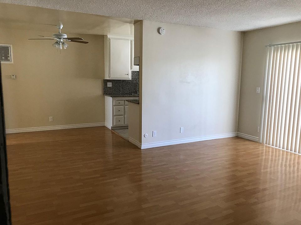 1st image of 3722 Greenfield Ave