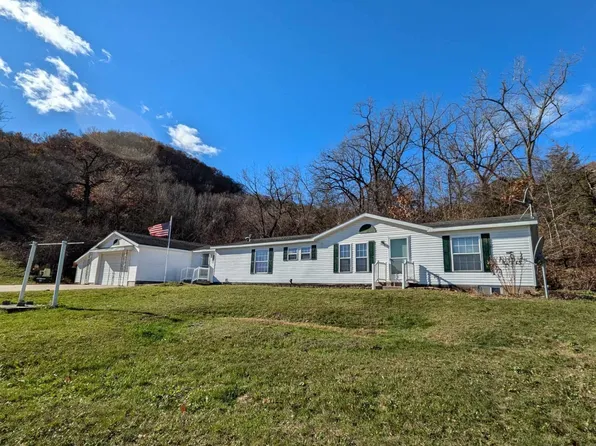 2610 Highway 26, Lansing, IA 52151
