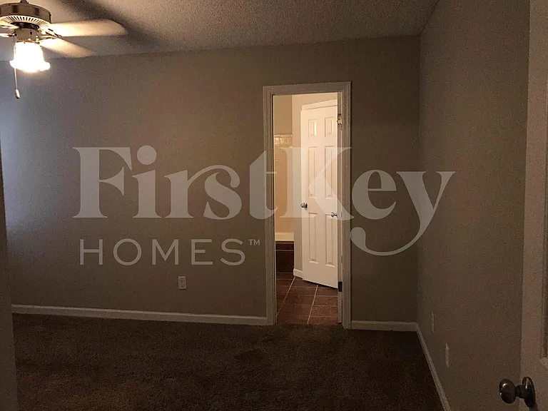 6418 Fawn Hollow Cir S — Photo 17