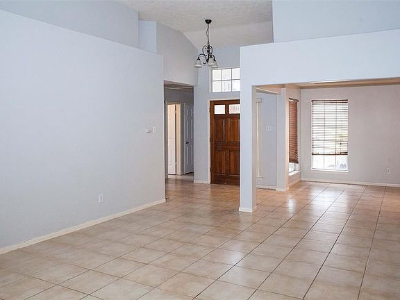 4th image of 6223 Newbury Dr