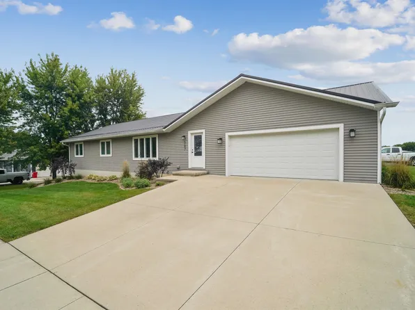 307 Jefferson St, Dunkerton, IA 50626