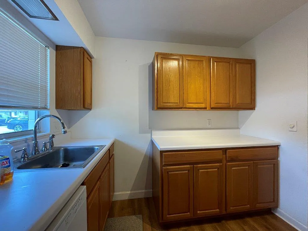 720 B - E. Minnesota Ave, - B — Photo 4