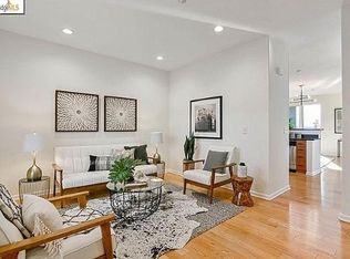 1121 40th St APT 2402, Emeryville, CA 94587