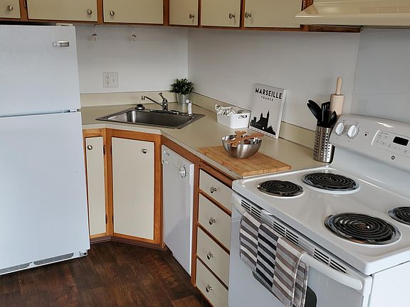 5th image of 2501 14th Ave W APT 12