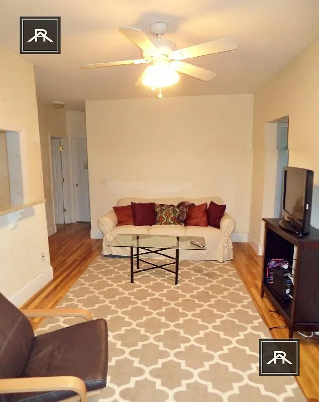 Building Photo - 71 Egmont St #5
