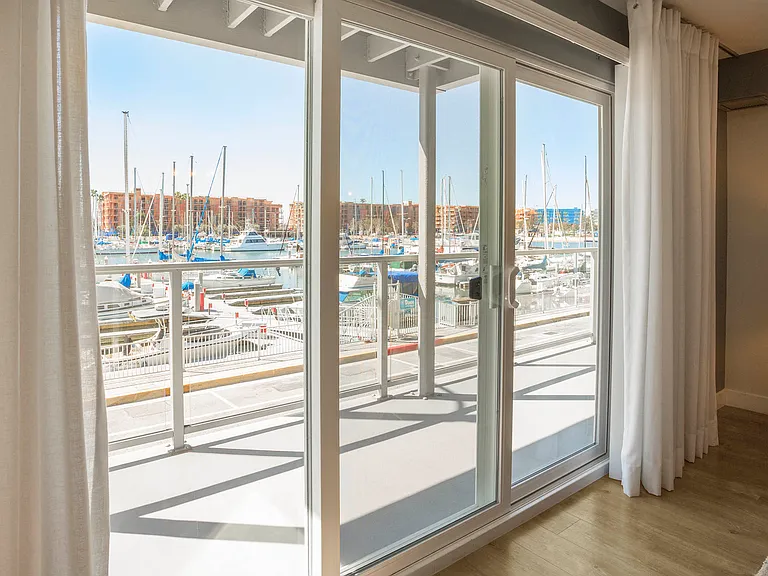 Wayfarer Apartments + Marina — Photo 6