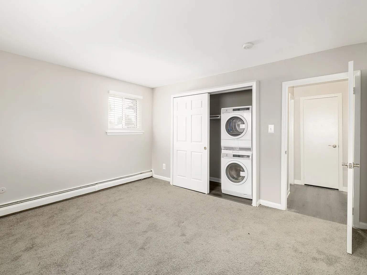 Livingstone Apartment Homes — Photo 4