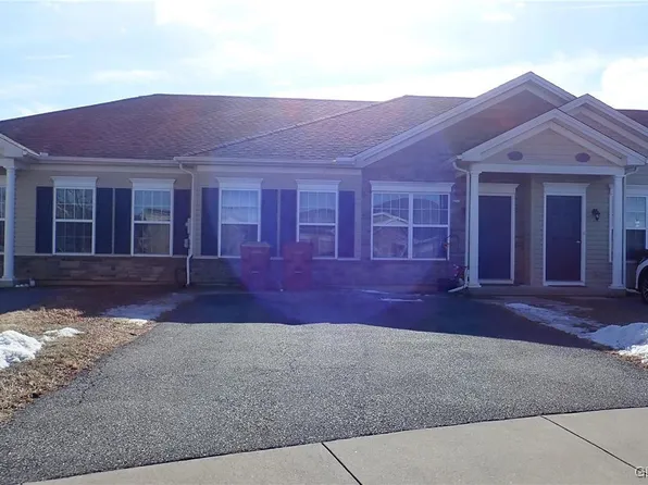210 Huntington Ln, Easton, PA 18040