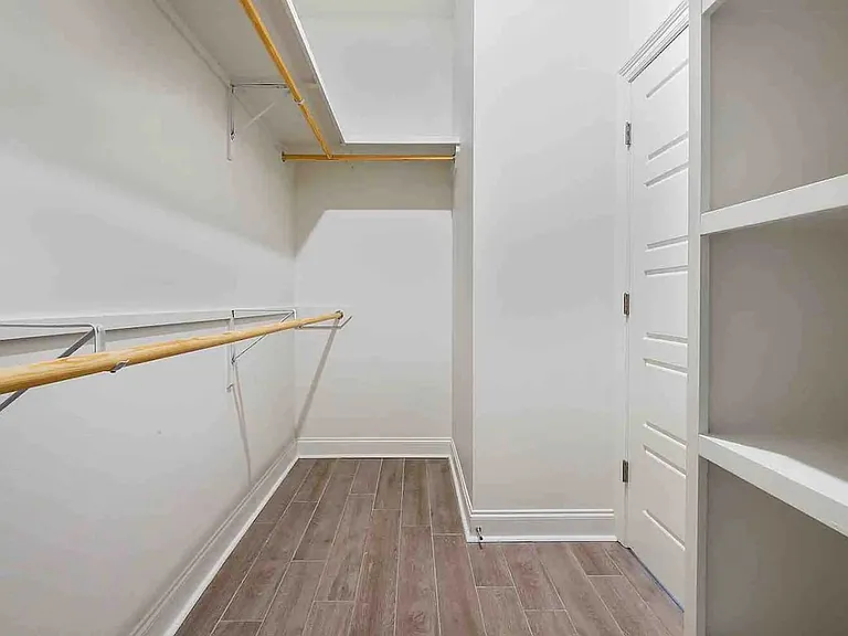 8116 Village Lake Ave — Photo 9