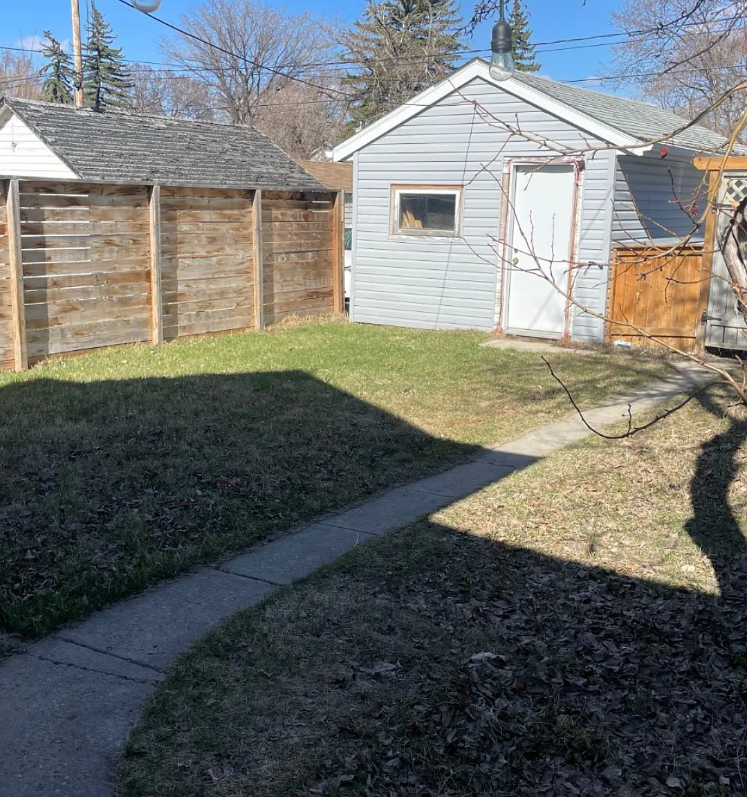 3 bed, 1000 sqft, $2,100 — Photo 2
