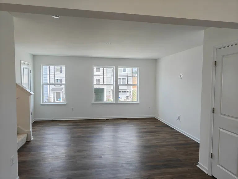 503 Fontana Cir — Photo 14