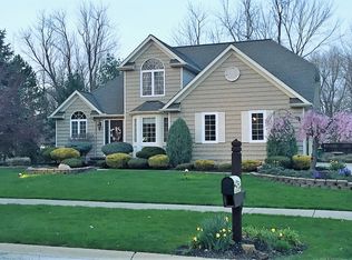 7573 Debonaire Dr, Mentor, OH 44060