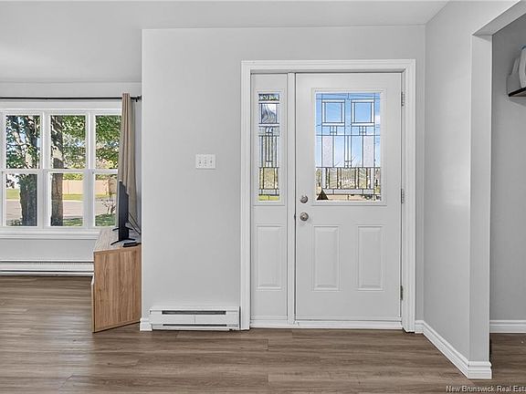4th image of 252 Ryan St