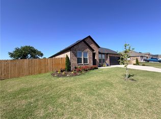 5003 E Sugarloaf St, Siloam Springs, AR 72761