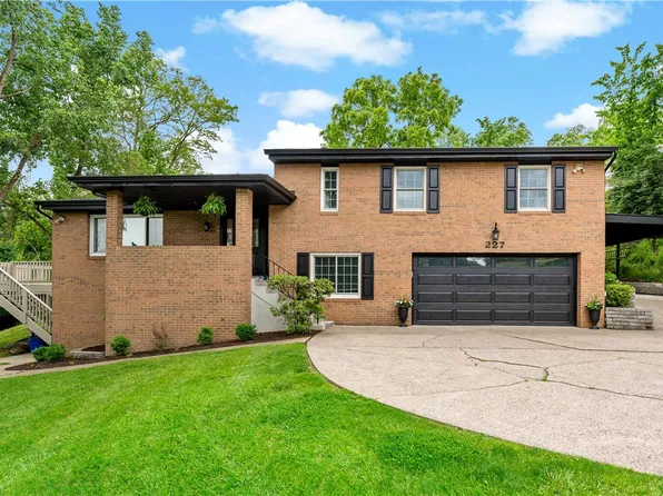 227 Shady Knoll Dr, Pittsburgh, PA 15220