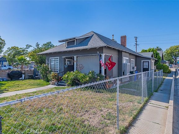 5th image of 322 W B St