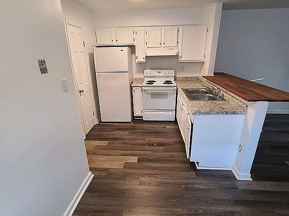 3rd image of 1325 W 26th St