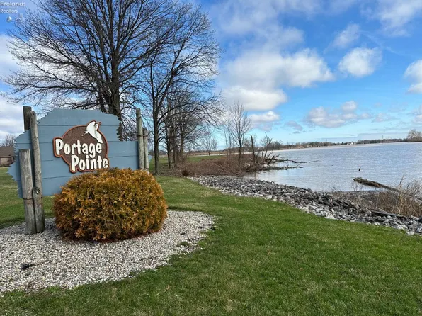 1276 S Grandview Dr, Oak Harbor, OH 43449