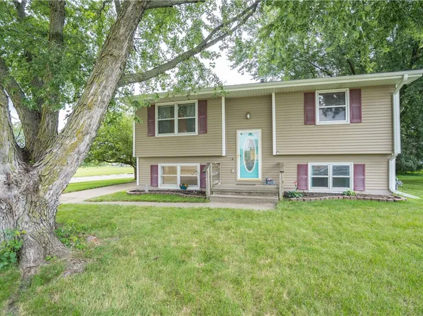704 NE 7th St, Grimes, IA 50111