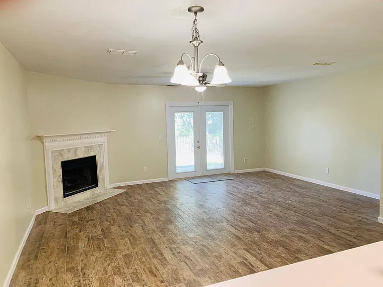 12089 Cobblewood Ln N — Photo 10