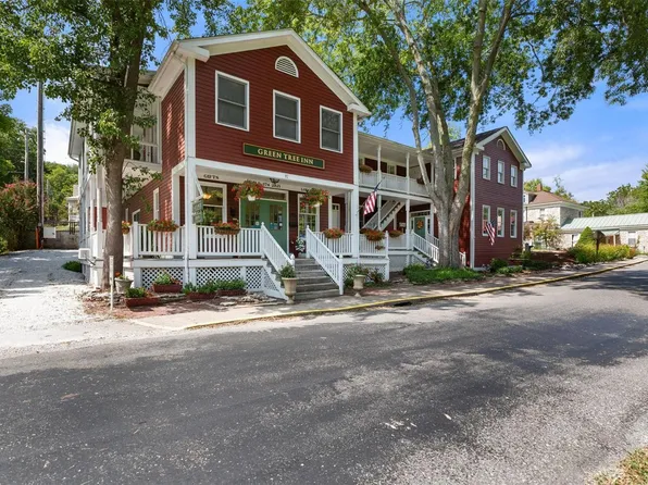 15 Mill St, Elsah, IL 62028