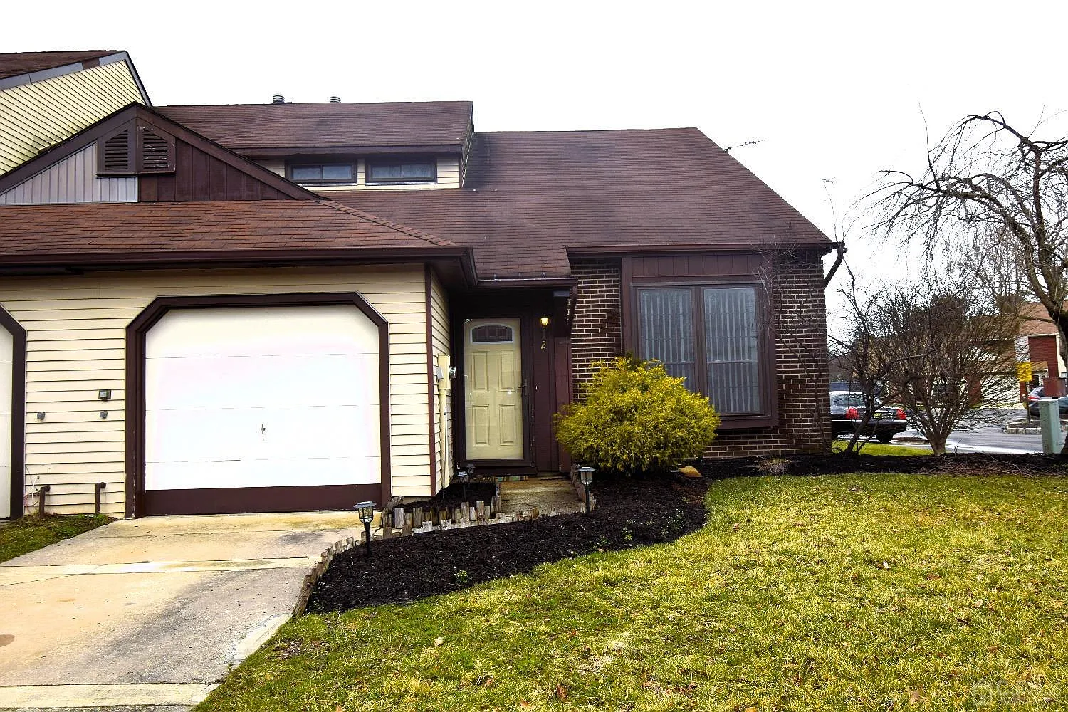 2 Livingston Ct photo 1