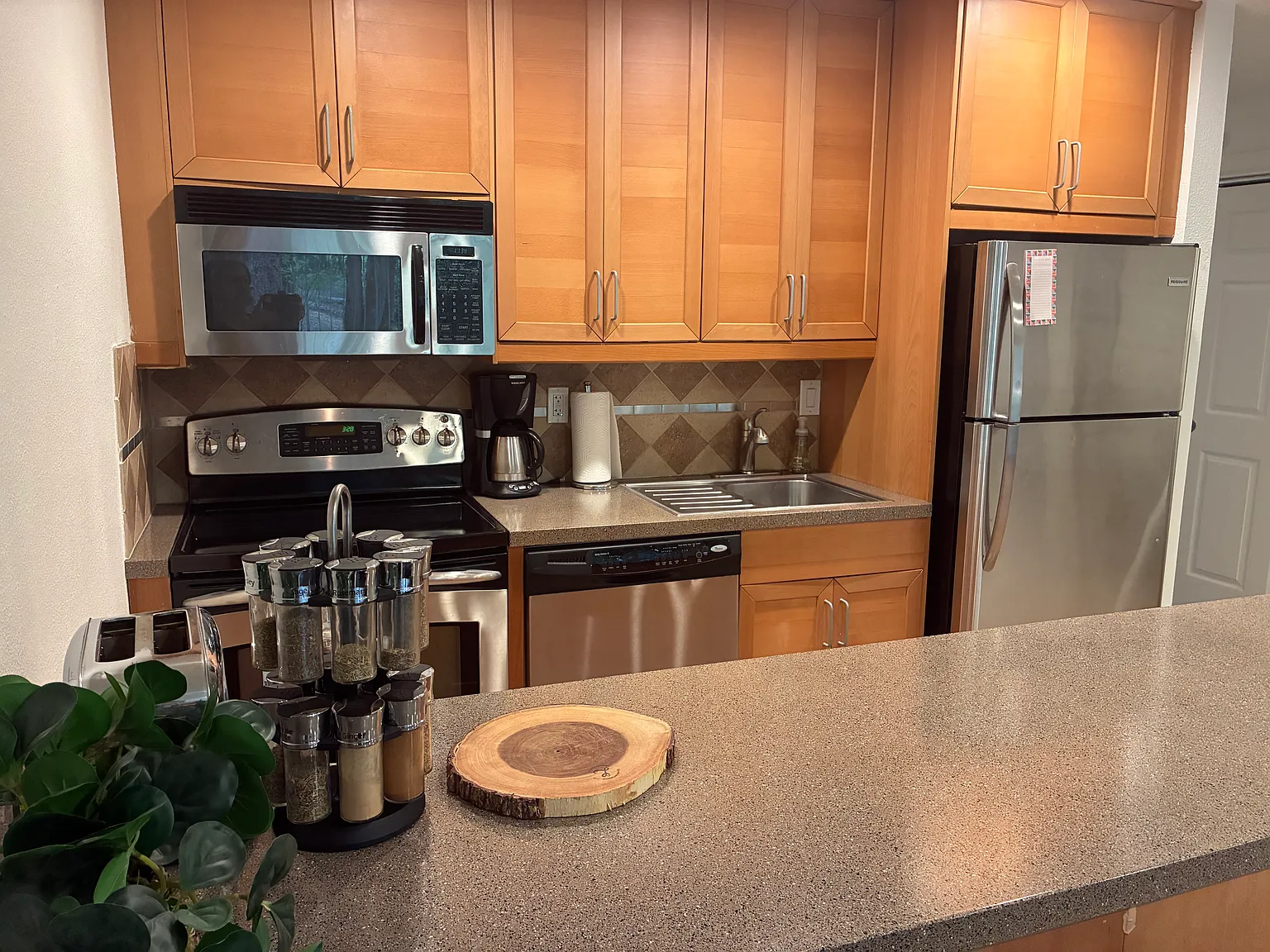 1 bed, 617 sqft, $3,000 — Photo 4
