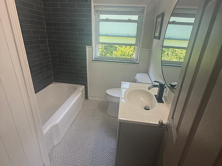 35 Parker Rd — Photo 16