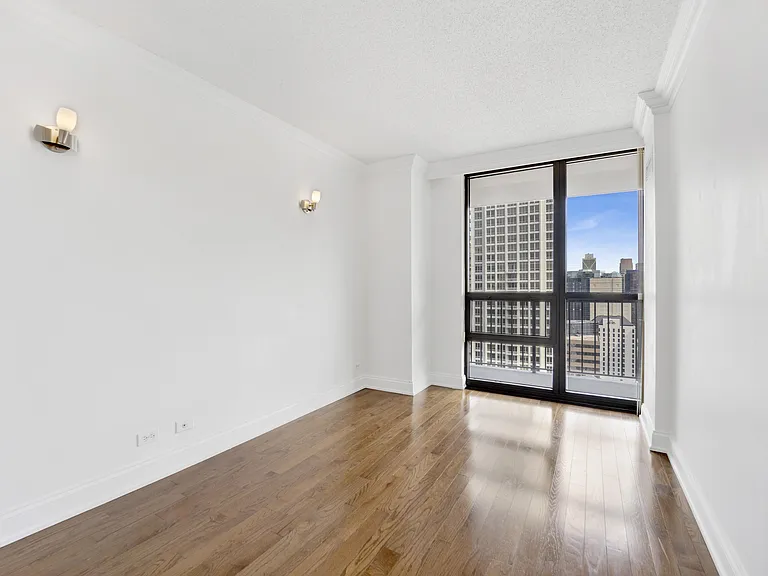 10 E Ontario St #3412 — Photo 11