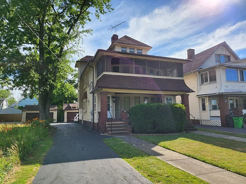 2 bed, 1354 sqft, $950 — Photo 2