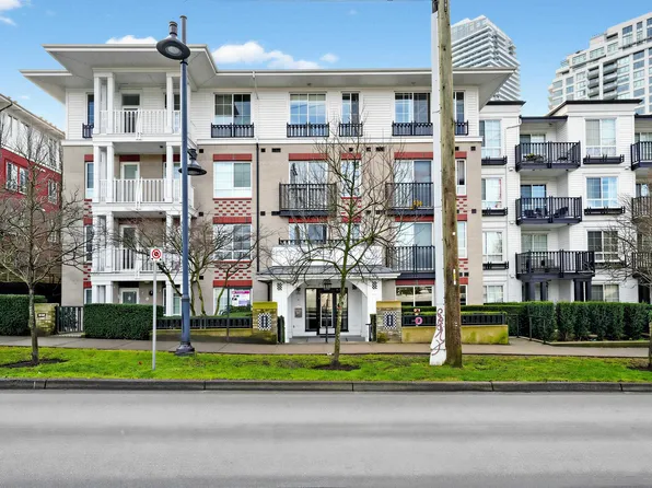 608 Como Lake Ave #208, Coquitlam, BC V3J 0B2