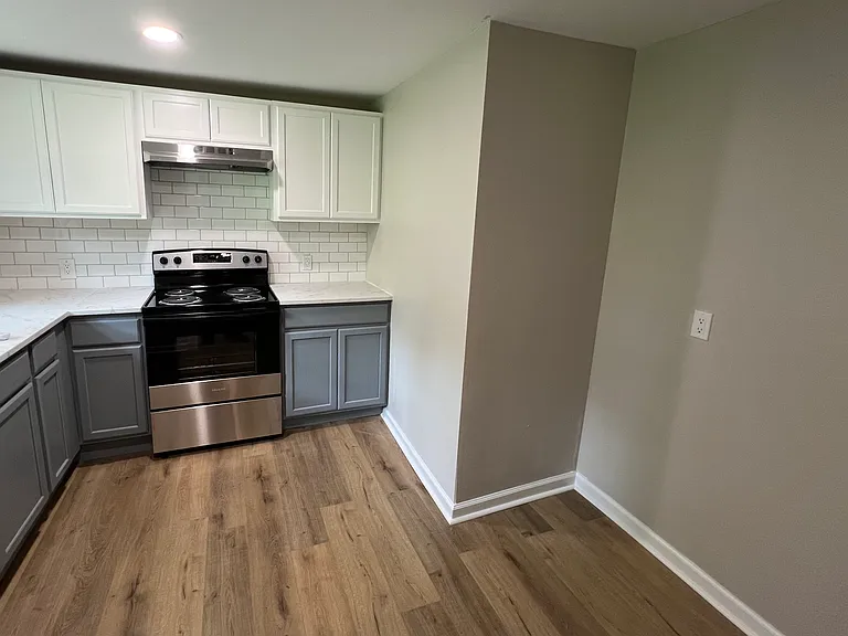 1420 W 16th St #1 — Photo 5