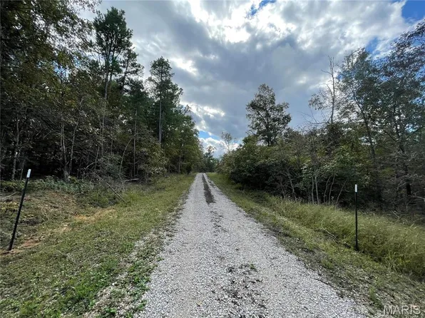 16 Woodland Dr, Poplar Bluff, MO 63901