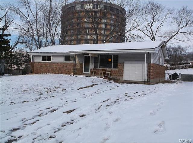 2nd image of 9946 Cambria Dr